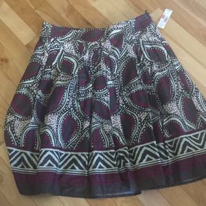 NWT - St. John’s bay - Size 6 banded waist skirt
